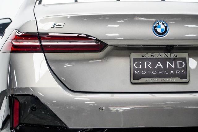 2026 BMW i5 eDrive40 - 23070085 - 16