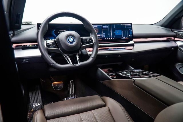 2026 BMW i5 eDrive40 - 23070085 - 19
