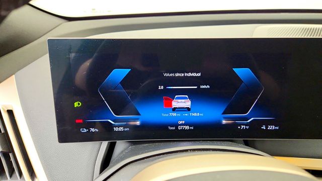 2026 BMW iX xDrive45 SAV w/ Premium Pkg & Panoramic Eclipsing Roof - 23057824 - 13