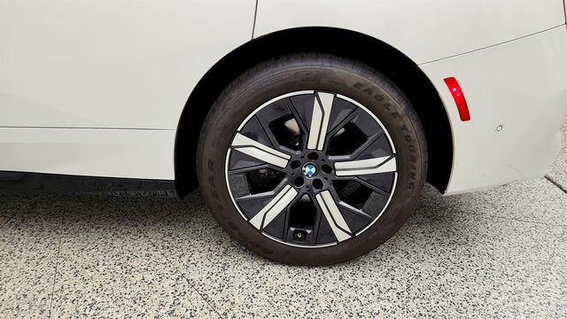 2026 BMW iX xDrive45 SAV w/ Premium Pkg & Panoramic Eclipsing Roof - 23057824 - 8