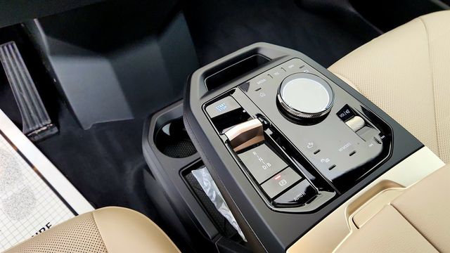 2026 BMW iX xDrive45 Sports Activity Vehicle w/ Panoramic Eclipsing Roof - 23069357 - 14