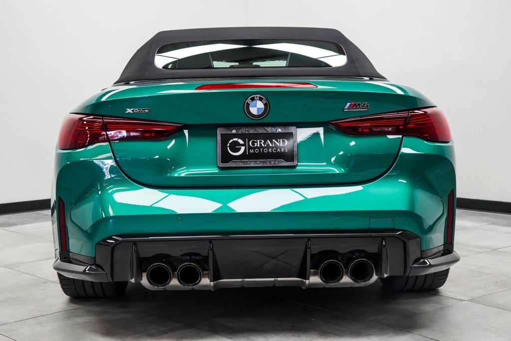 BMW M4 photo 11