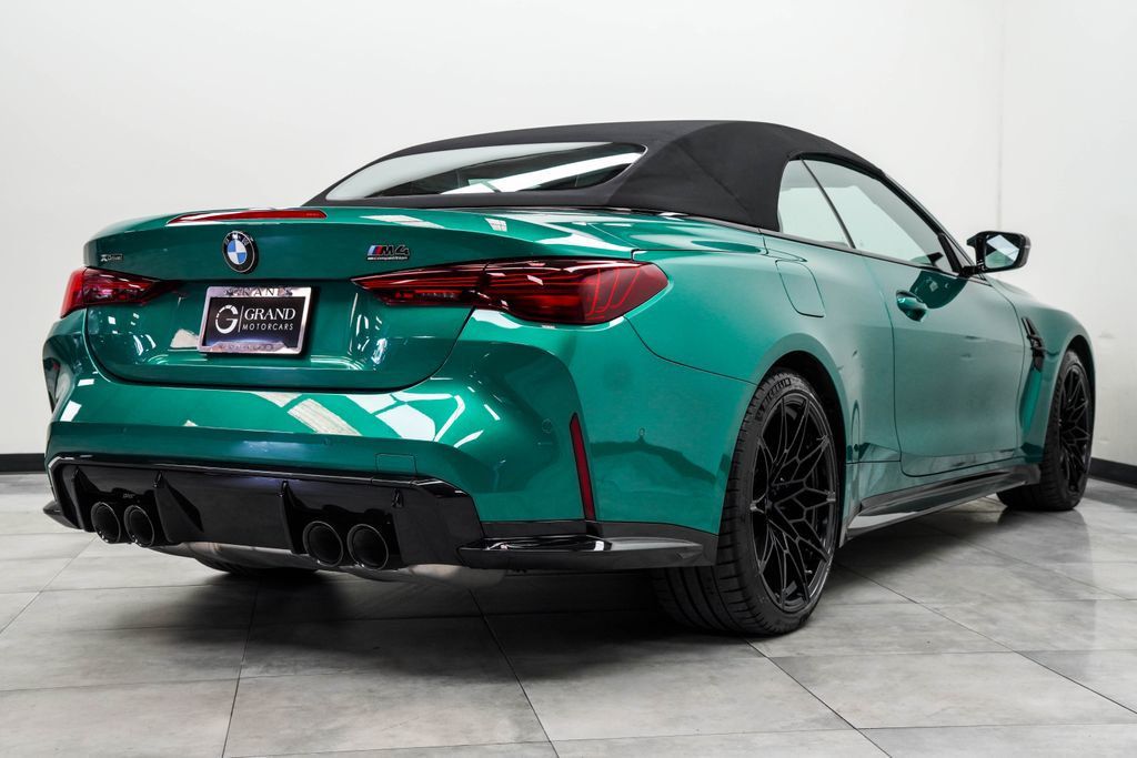 BMW M4 photo 13