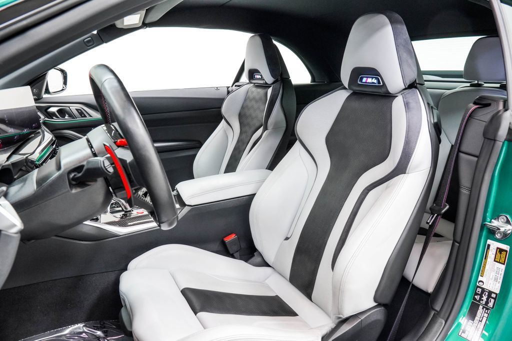 BMW M4 photo 16
