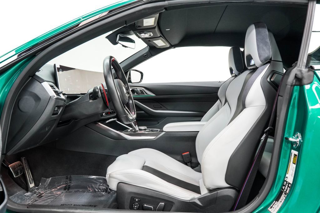 BMW M4 photo 17