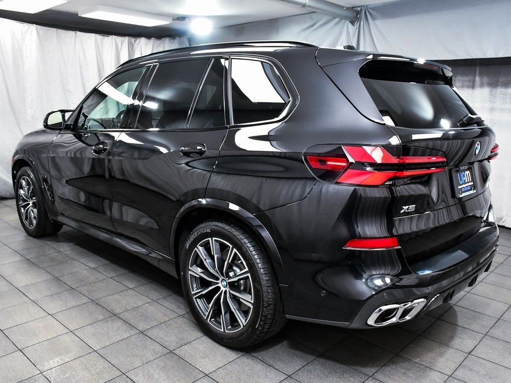 2026 Bmw X5 M60i photo 2