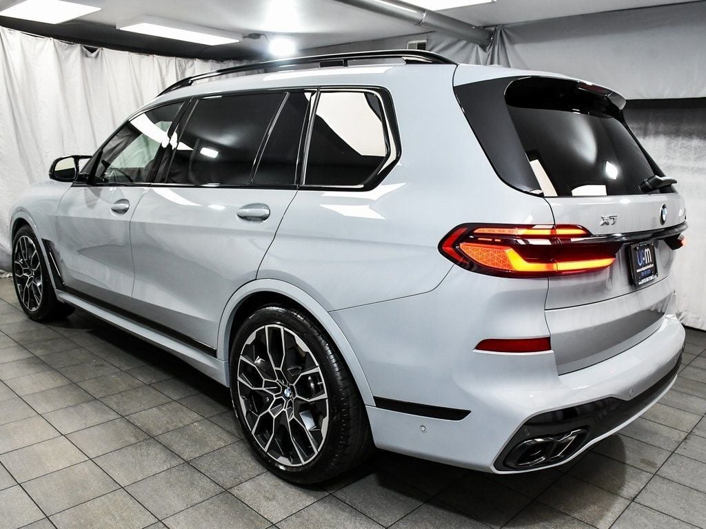 2026 Bmw X7 M60i photo 2