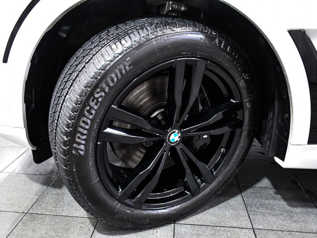 BMW X7 photo 7
