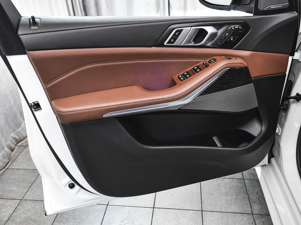 BMW X7 photo 9