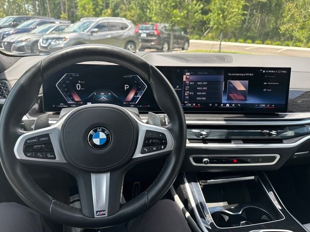 2026 BMW X7 xDrive40i's photo