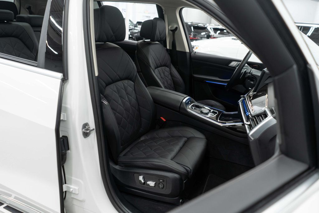 BMW X7 photo 10