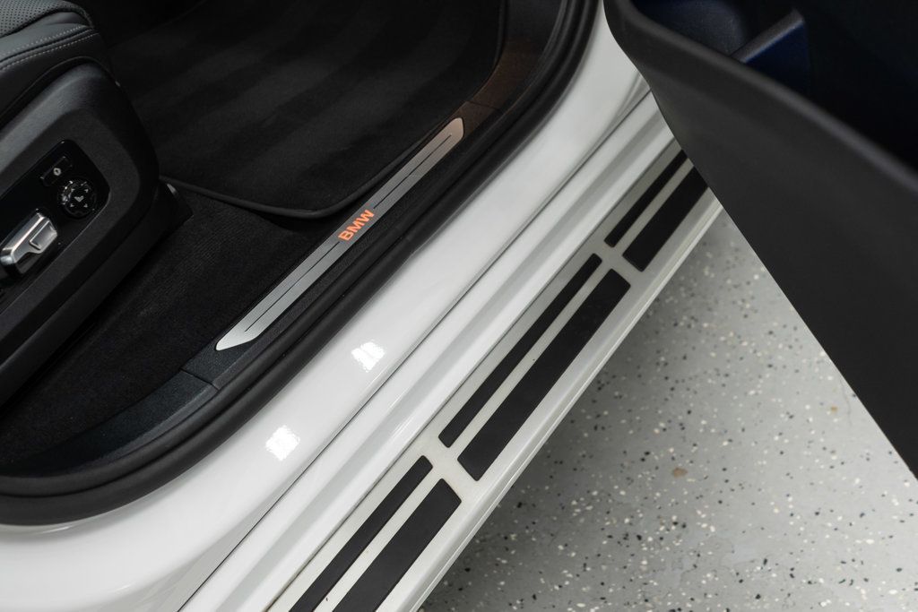 BMW X7 photo 11
