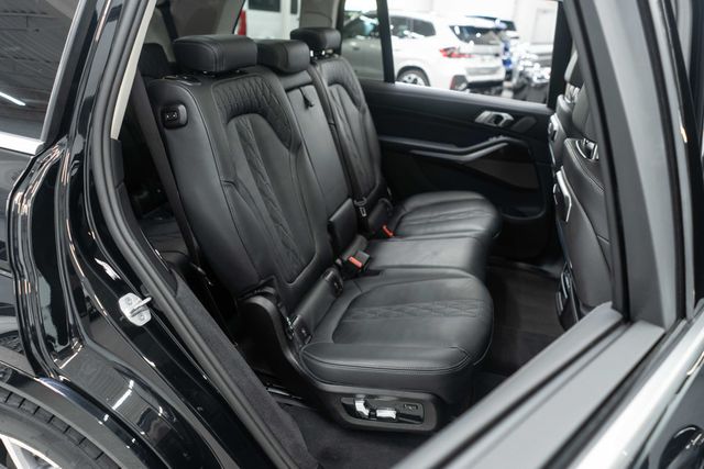 2026 BMW X7 xDrive40i Sports Activity Vehicle - 23073835 - 11