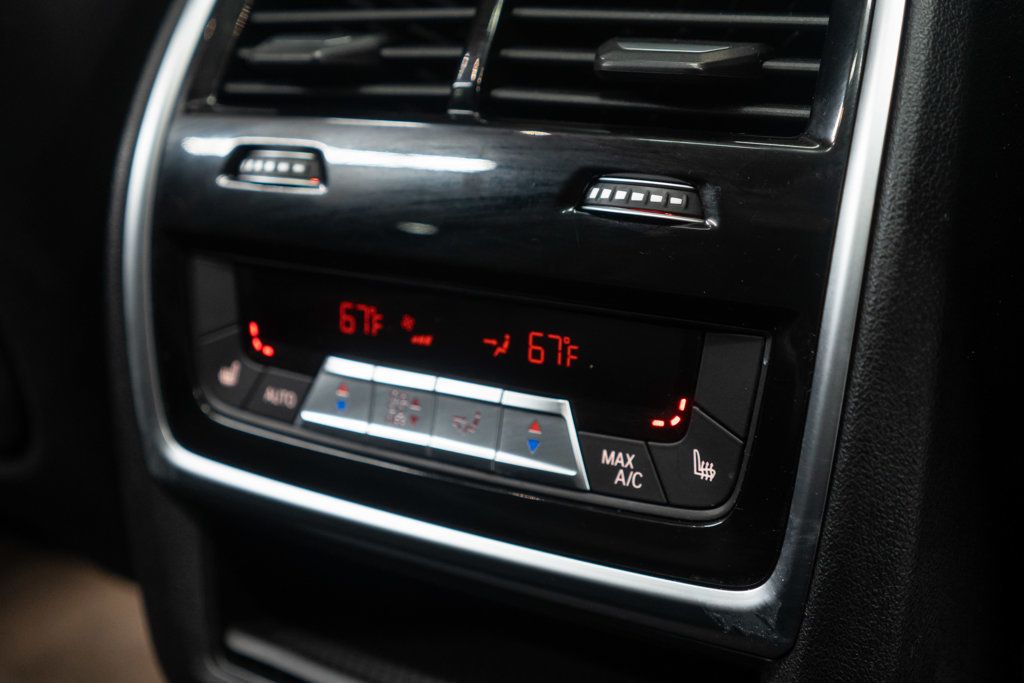 BMW X7 photo 17