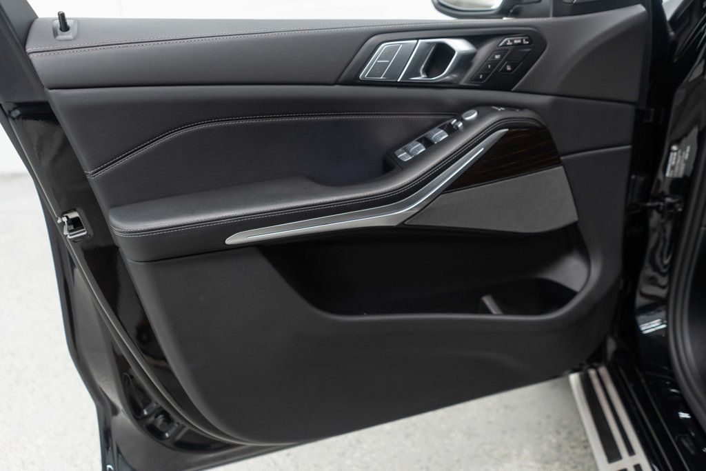 BMW X7 photo 21