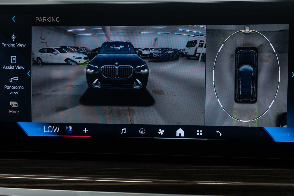 BMW X7 photo 29