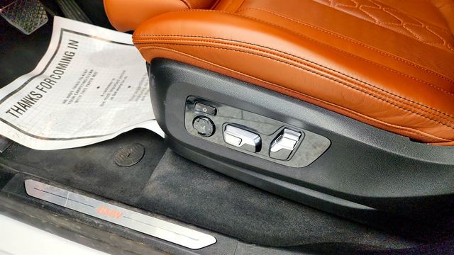 2026 BMW X7 xDrive40i w/ Dynamic Handling & Driving Assistance Pro Packages - 22994763 - 11