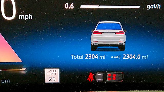 2026 BMW X7 xDrive40i w/ Dynamic Handling & Driving Assistance Pro Packages - 22994763 - 15