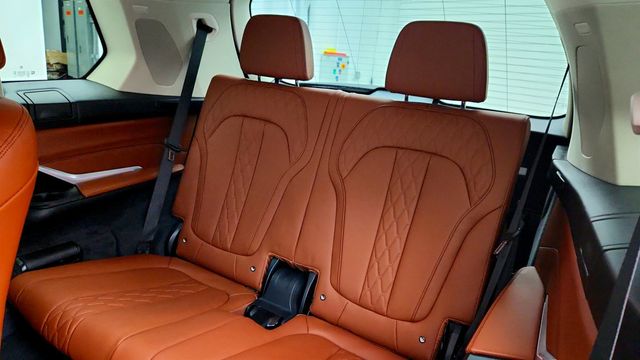 2026 BMW X7 xDrive40i w/ Dynamic Handling & Driving Assistance Pro Packages - 22994763 - 22