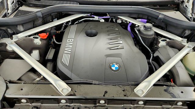 2026 BMW X7 xDrive40i w/ Dynamic Handling & Driving Assistance Pro Packages - 22994763 - 28