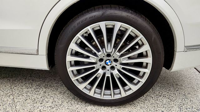 2026 BMW X7 xDrive40i w/ Dynamic Handling & Driving Assistance Pro Packages - 22994763 - 8