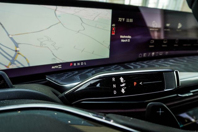 2026 Cadillac Escalade 4WD 4dr Luxury - 22993503 - 32