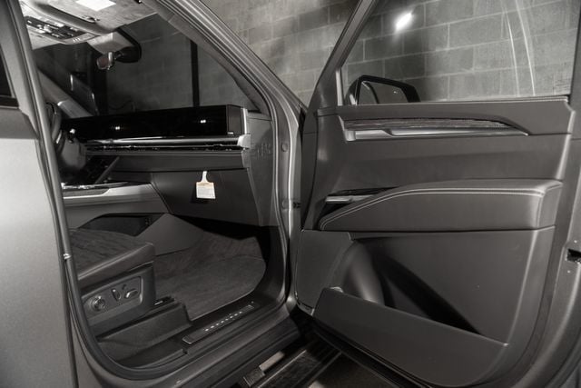 2026 Cadillac Escalade AWD 4dr Escalade-V - 23069115 - 32