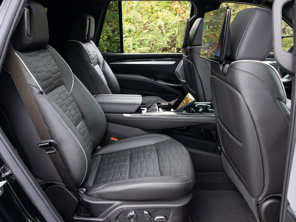 2026 Cadillac Escalade Escalade-V, 682 HP 6.2L Supercharged V8!!! - 22938015 - 76