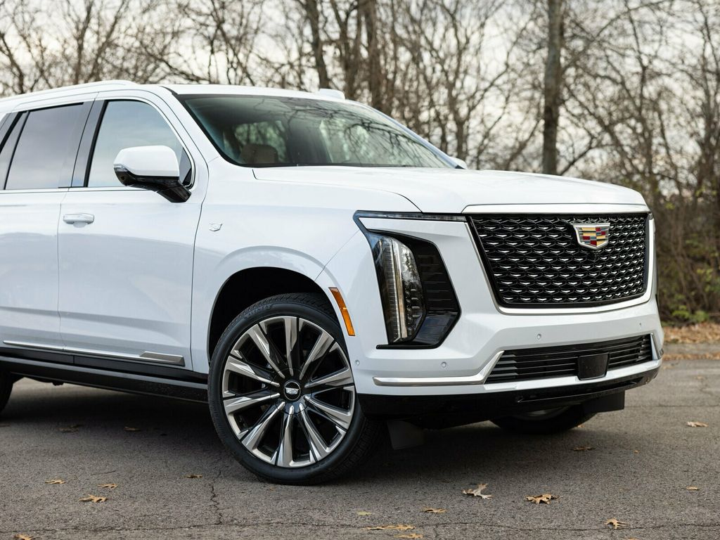 2026 Cadillac Escalade Luxury 4WD, Touring Package, 24" 10-Spoke Alloy Wheels - 22963686 - 13