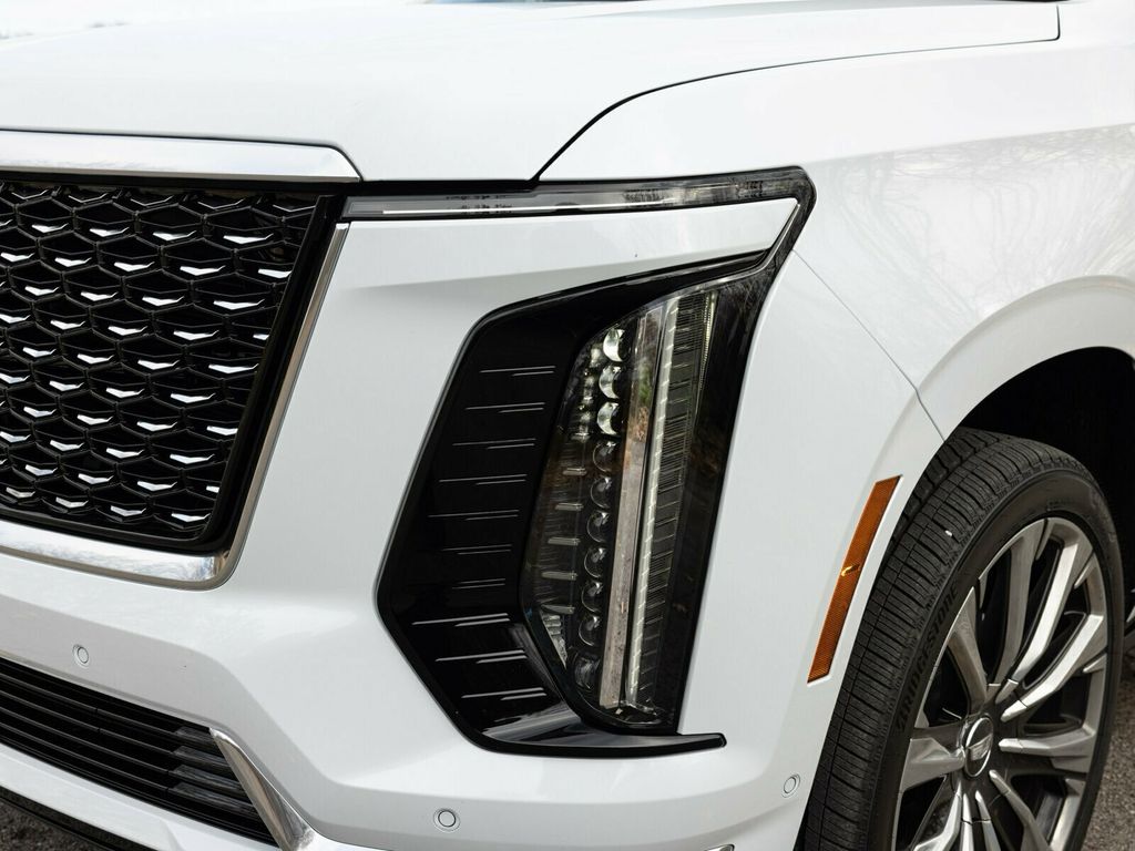 2026 Cadillac Escalade Luxury 4WD, Touring Package, 24" 10-Spoke Alloy Wheels - 22963686 - 17