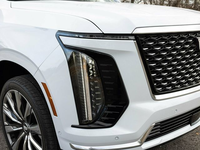 2026 Cadillac Escalade Luxury 4WD, Touring Package, 24" 10-Spoke Alloy Wheels - 22963686 - 18