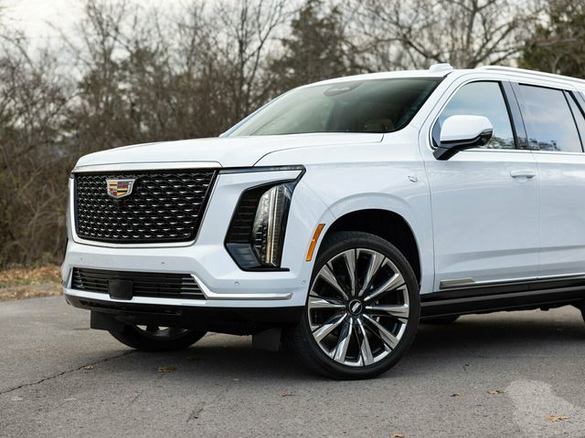 2026 Cadillac Escalade Luxury 4WD, Touring Package, 24" 10-Spoke Alloy Wheels - 22963686 - 1