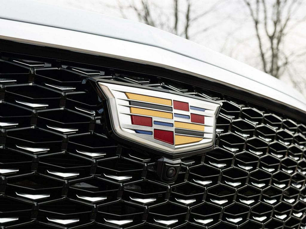 2026 Cadillac Escalade Luxury 4WD, Touring Package, 24" 10-Spoke Alloy Wheels - 22963686 - 19