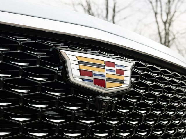 2026 Cadillac Escalade Luxury 4WD, Touring Package, 24" 10-Spoke Alloy Wheels - 22963686 - 19