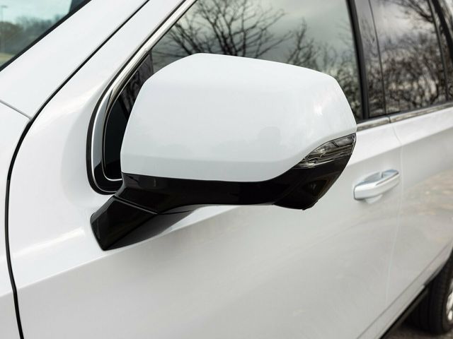 2026 Cadillac Escalade Luxury 4WD, Touring Package, 24" 10-Spoke Alloy Wheels - 22963686 - 21