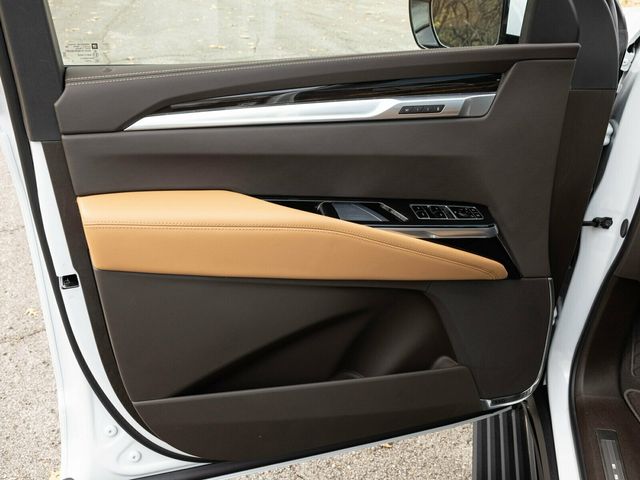 2026 Cadillac Escalade Luxury 4WD, Touring Package, 24" 10-Spoke Alloy Wheels - 22963686 - 22