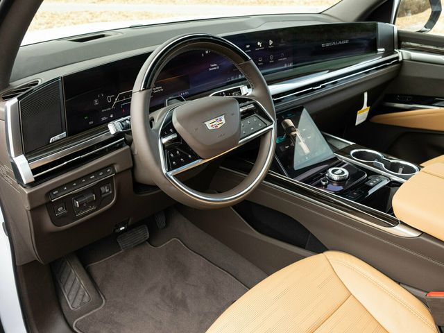 2026 Cadillac Escalade Luxury 4WD, Touring Package, 24" 10-Spoke Alloy Wheels - 22963686 - 25