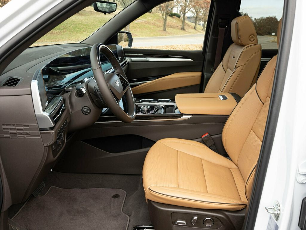 2026 Cadillac Escalade Luxury 4WD, Touring Package, 24" 10-Spoke Alloy Wheels - 22963686 - 27