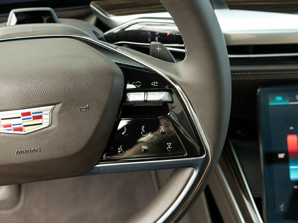 2026 Cadillac Escalade Luxury 4WD, Touring Package, 24" 10-Spoke Alloy Wheels - 22963686 - 36