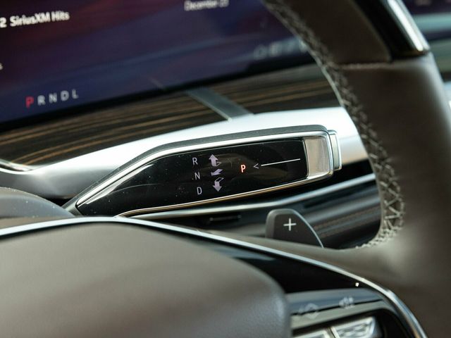 2026 Cadillac Escalade Luxury 4WD, Touring Package, 24" 10-Spoke Alloy Wheels - 22963686 - 38