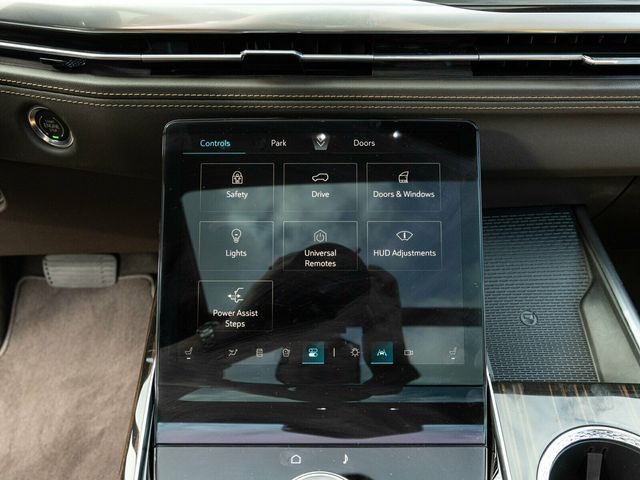 2026 Cadillac Escalade Luxury 4WD, Touring Package, 24" 10-Spoke Alloy Wheels - 22963686 - 46