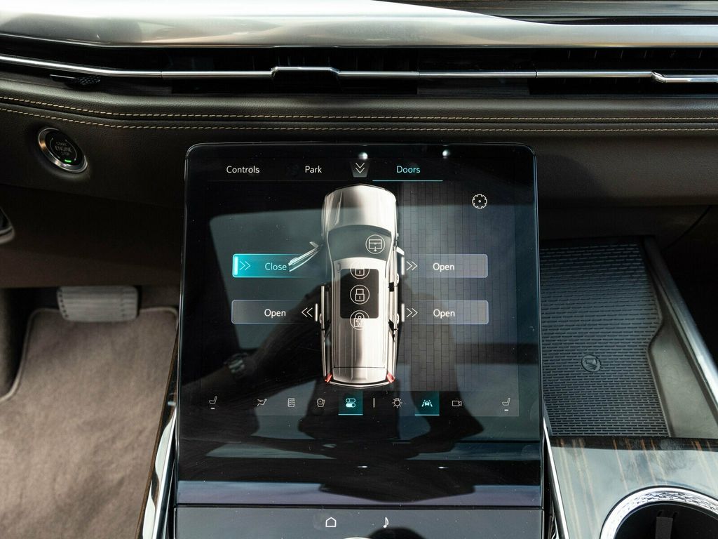 2026 Cadillac Escalade Luxury 4WD, Touring Package, 24" 10-Spoke Alloy Wheels - 22963686 - 47