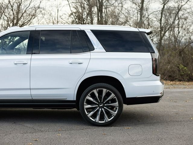 2026 Cadillac Escalade Luxury 4WD, Touring Package, 24" 10-Spoke Alloy Wheels - 22963686 - 4