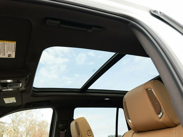 2026 Cadillac Escalade Luxury 4WD, Touring Package, 24" 10-Spoke Alloy Wheels - 22963686 - 52