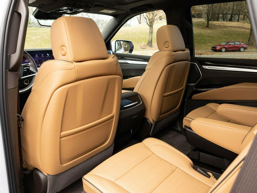 2026 Cadillac Escalade Luxury 4WD, Touring Package, 24" 10-Spoke Alloy Wheels - 22963686 - 58