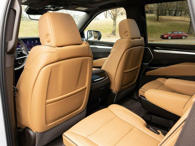 2026 Cadillac Escalade Luxury 4WD, Touring Package, 24" 10-Spoke Alloy Wheels - 22963686 - 58