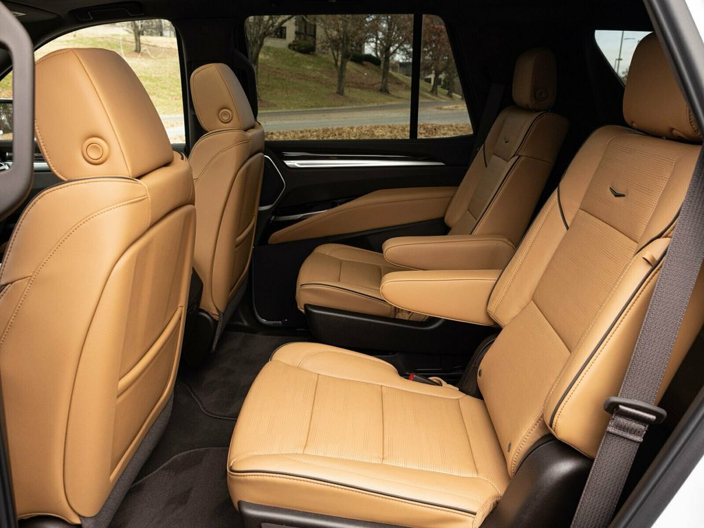 2026 Cadillac Escalade Luxury 4WD, Touring Package, 24" 10-Spoke Alloy Wheels - 22963686 - 59