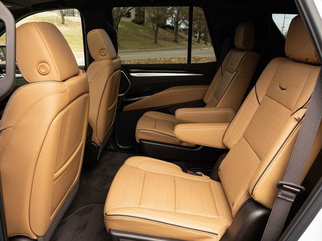 2026 Cadillac Escalade Luxury 4WD, Touring Package, 24" 10-Spoke Alloy Wheels - 22963686 - 59