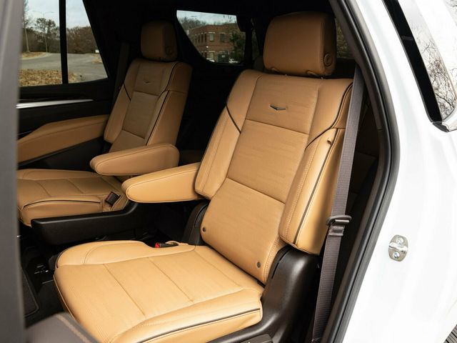 2026 Cadillac Escalade Luxury 4WD, Touring Package, 24" 10-Spoke Alloy Wheels - 22963686 - 60