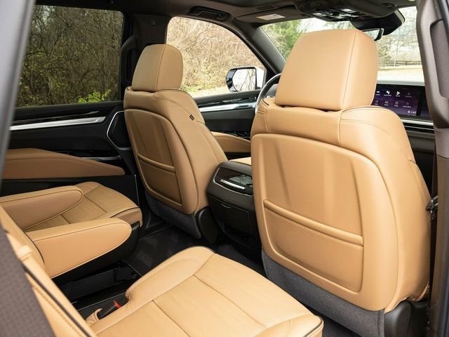 2026 Cadillac Escalade Luxury 4WD, Touring Package, 24" 10-Spoke Alloy Wheels - 22963686 - 77